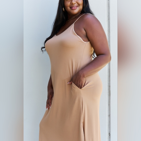 New Cami Side Slit Maxi Dress with pockets - Picture 6 of 6